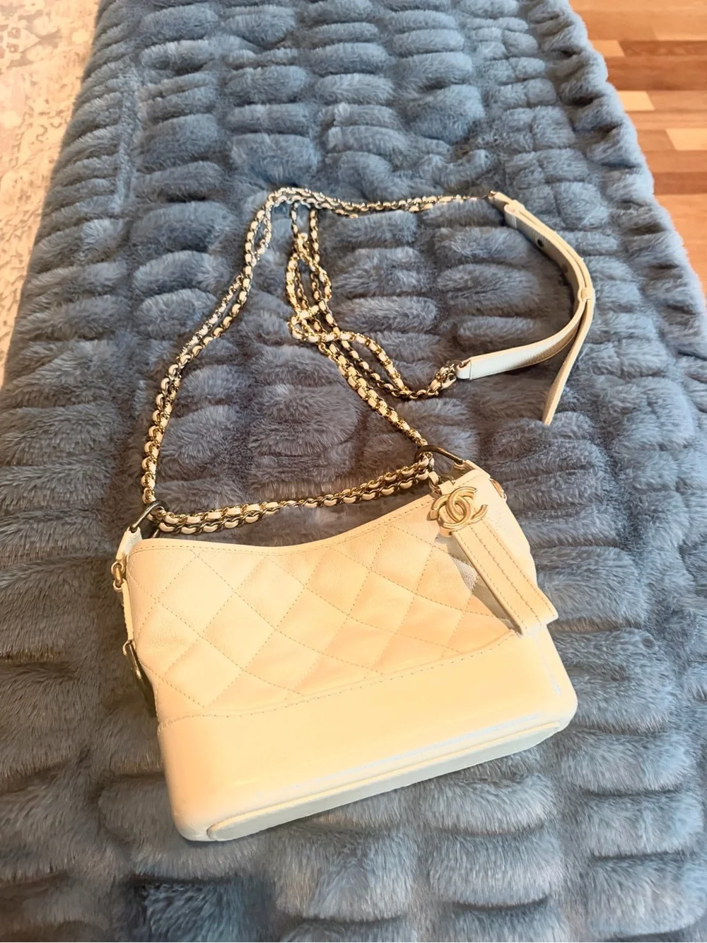 CHANEL shoulder bag